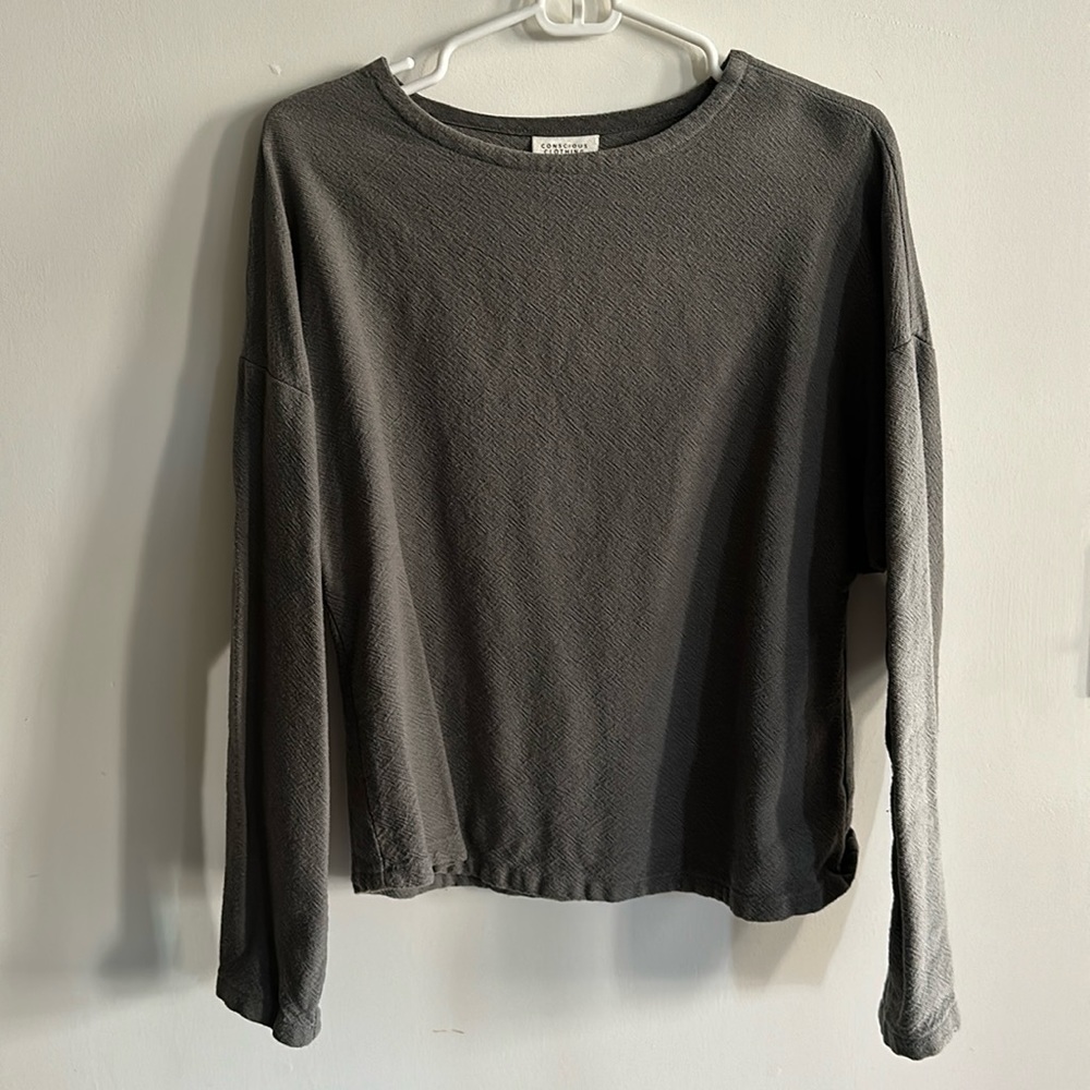 Conscious Clothing Long-Sleeve Top in Grey